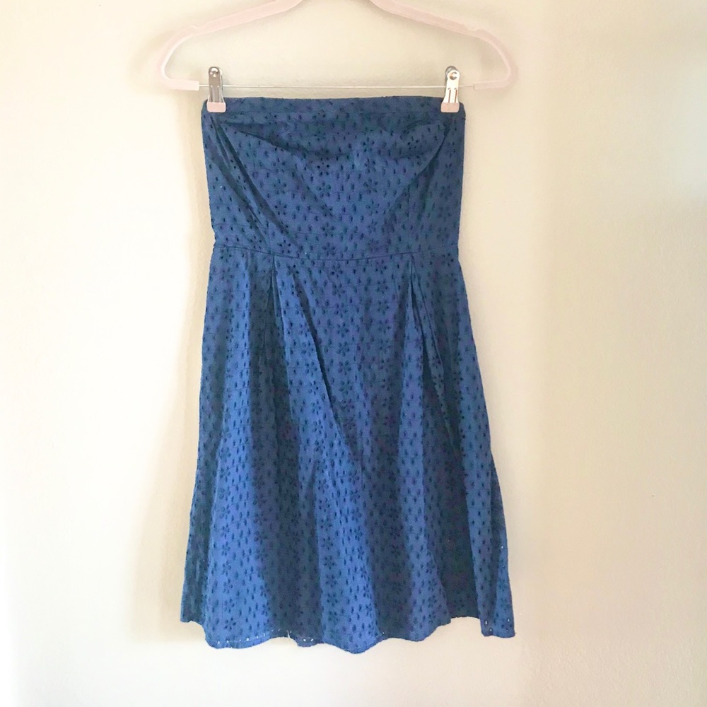 Old Navy strapless navy blue dress eyelet detail size 4
